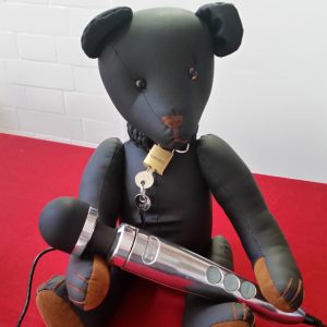 At Eroticon Elvis the Black Bear holds a Doxy